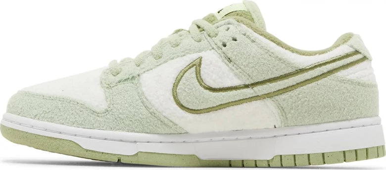 Nike Dunk Low "SE Fleece"