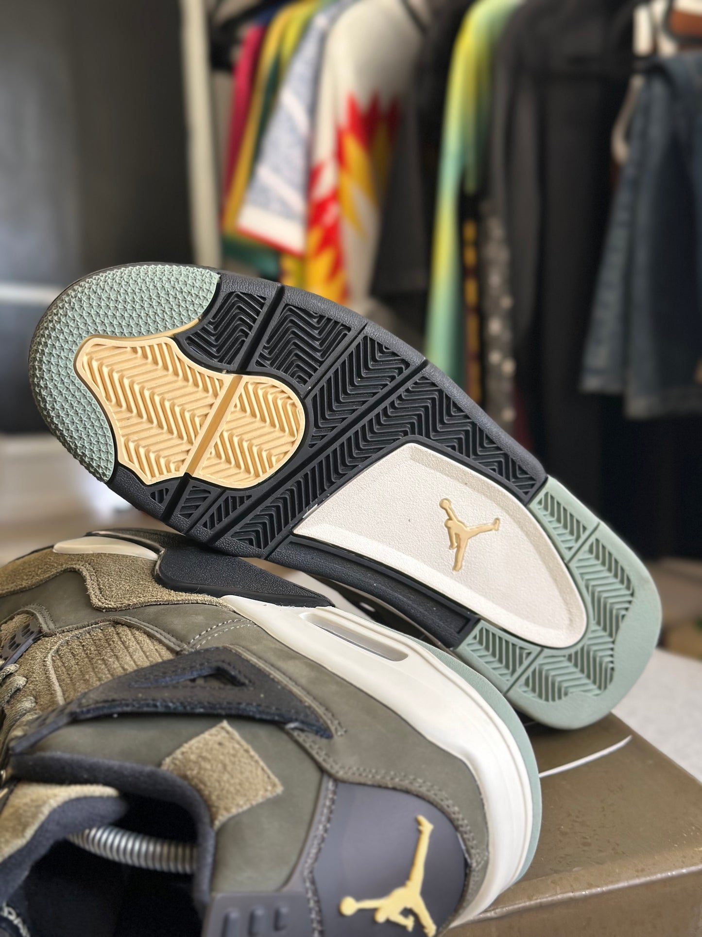 Nike Air Jordan 4 ‘Craft Médium Olive’ (Pronta Entrega)