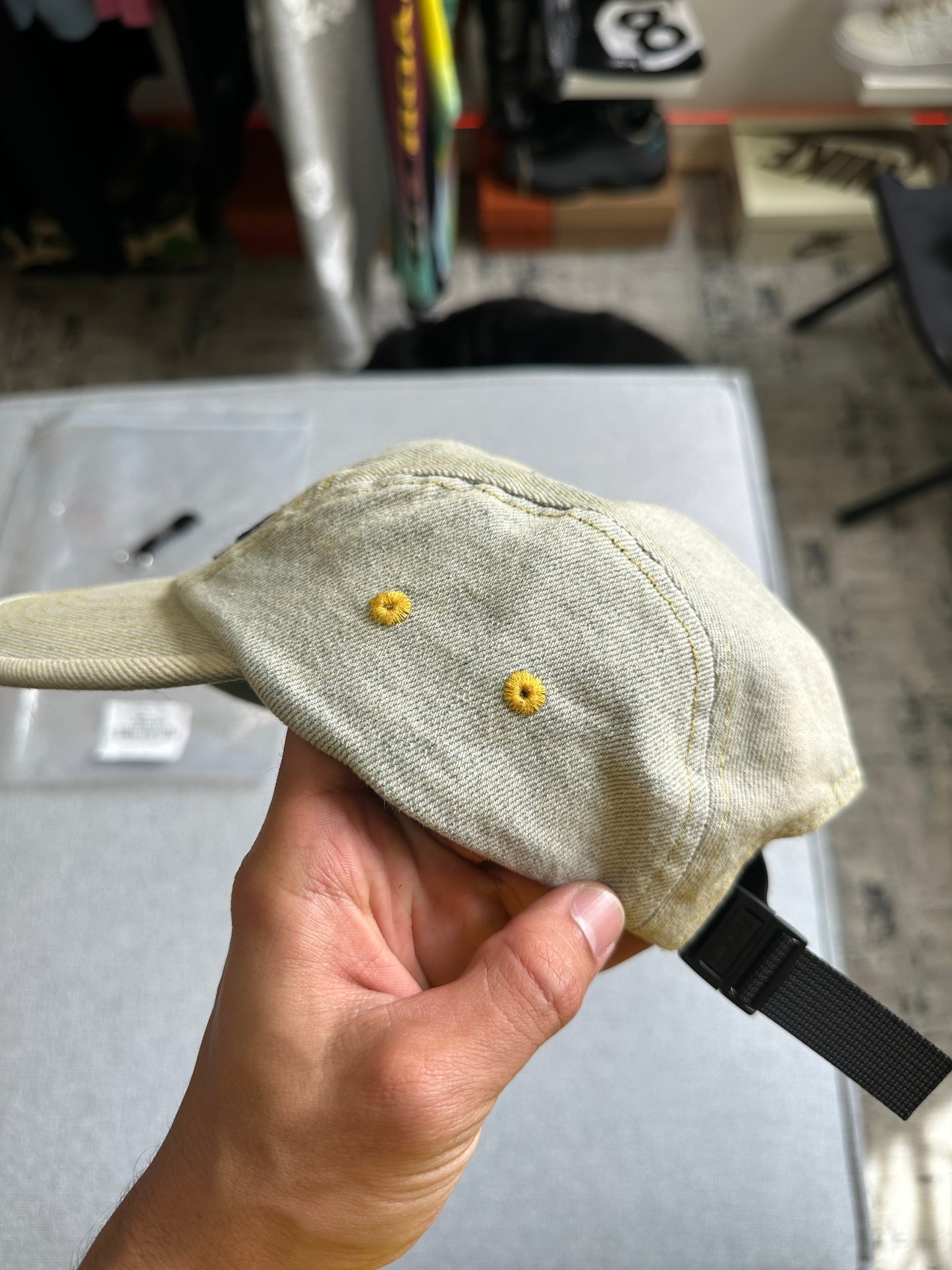 Boné Supreme Five Panel ‘Stoned Cream’ (Pronta Entrega)