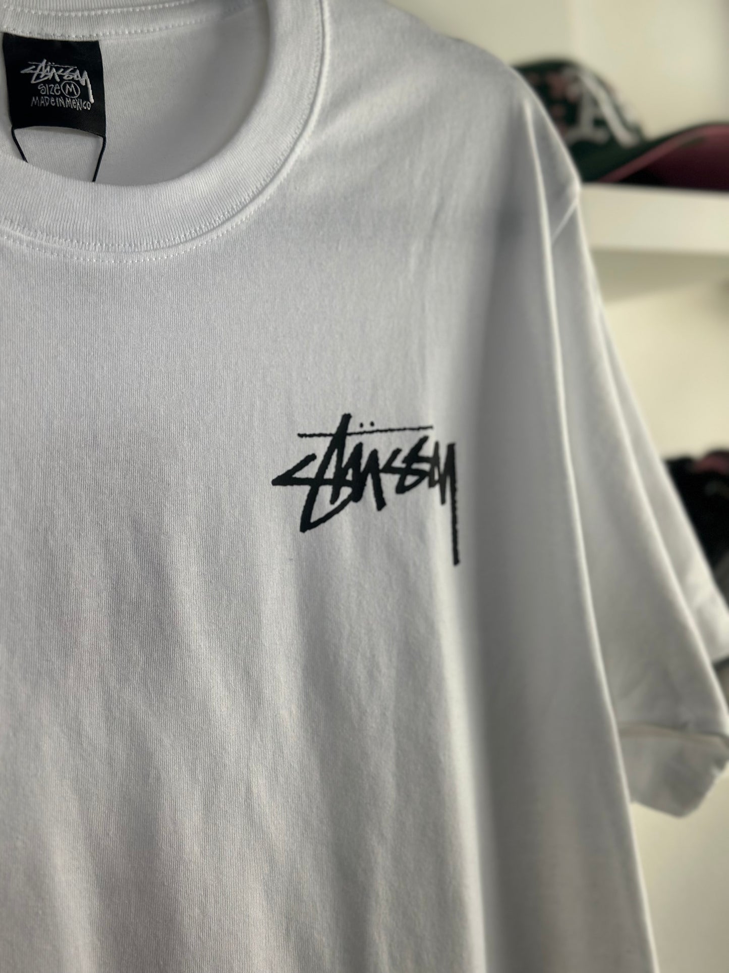 Camiseta Stussy ‘Fuzzi Dice / White’ (Pronta Entrega)