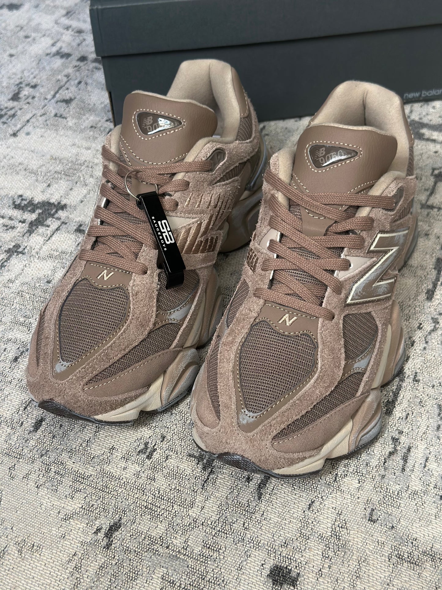 New Balance 9060 ‘Mushroom Brown’ (Pronta Entrega)