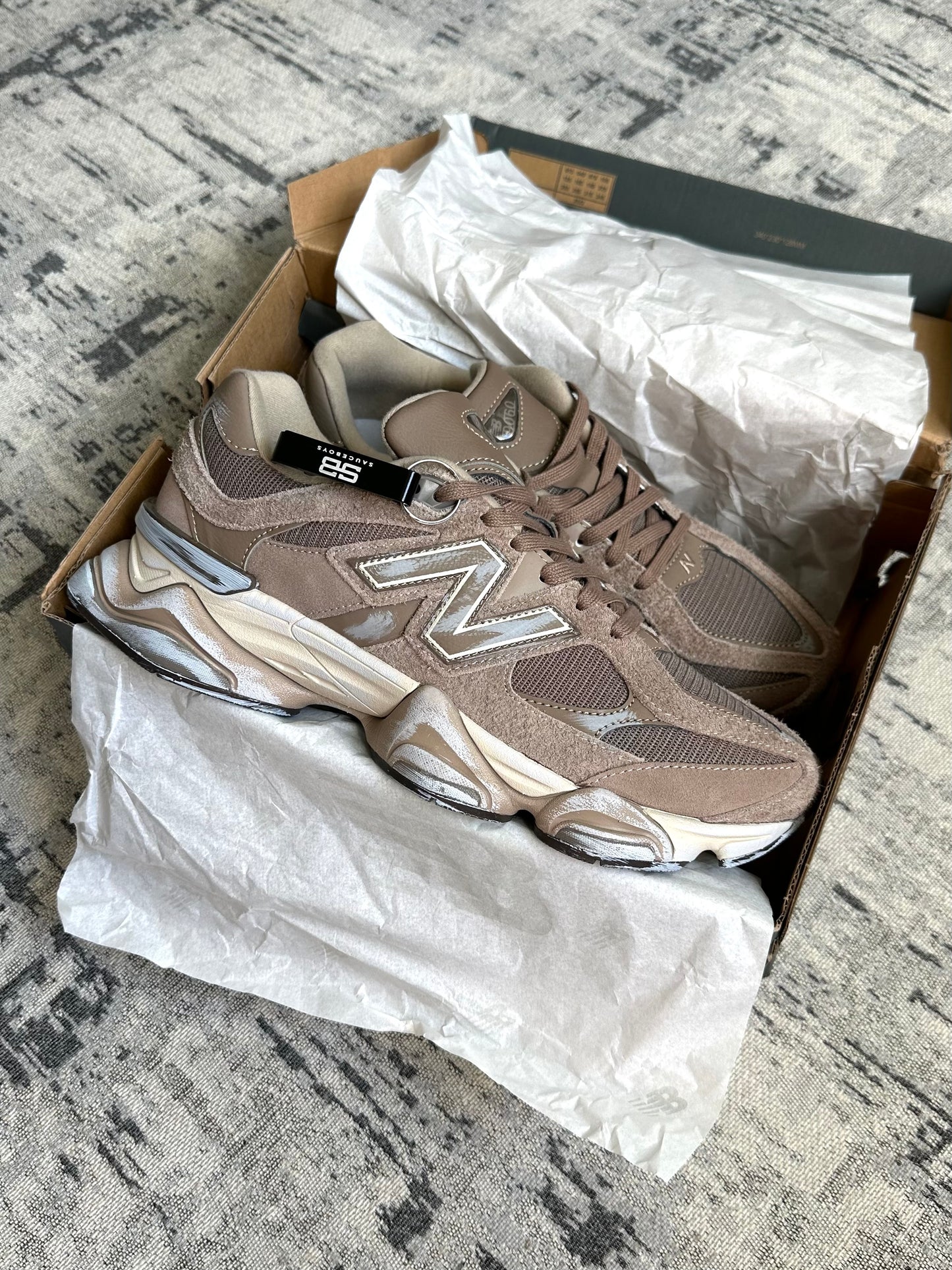 New Balance 9060 ‘Mushroom Brown’ (Pronta Entrega)
