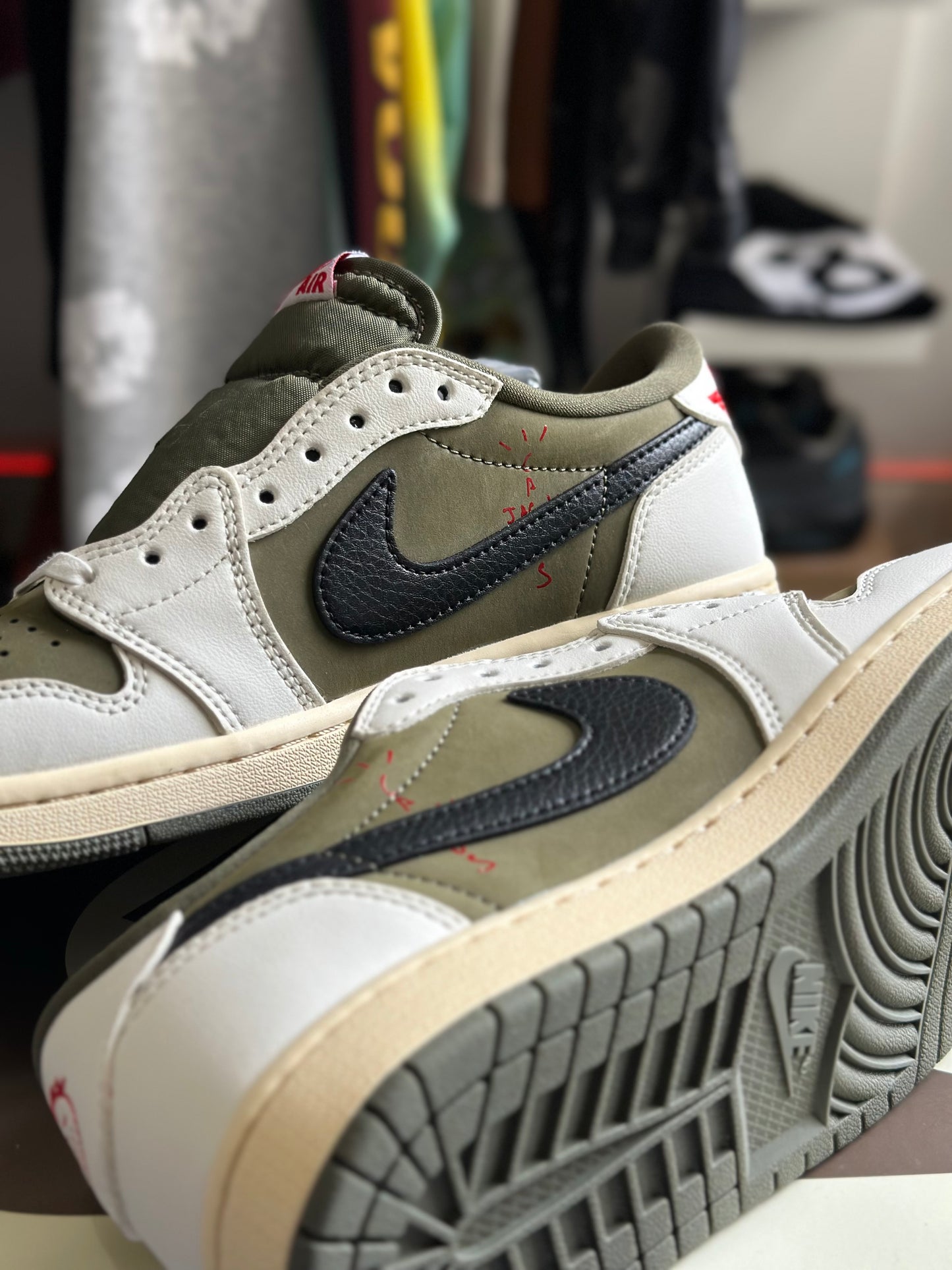Nike Air Jordan 1 Low x Travis Scott ‘Reverse Olive’ (Pronta Entrega)