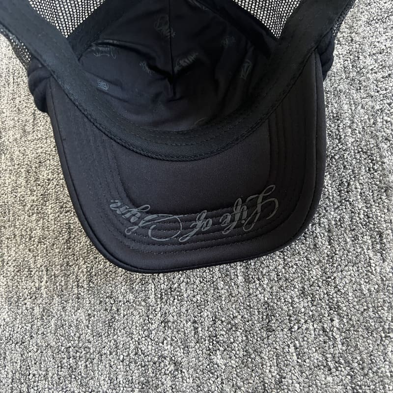 Boné Trucker Syna World Black