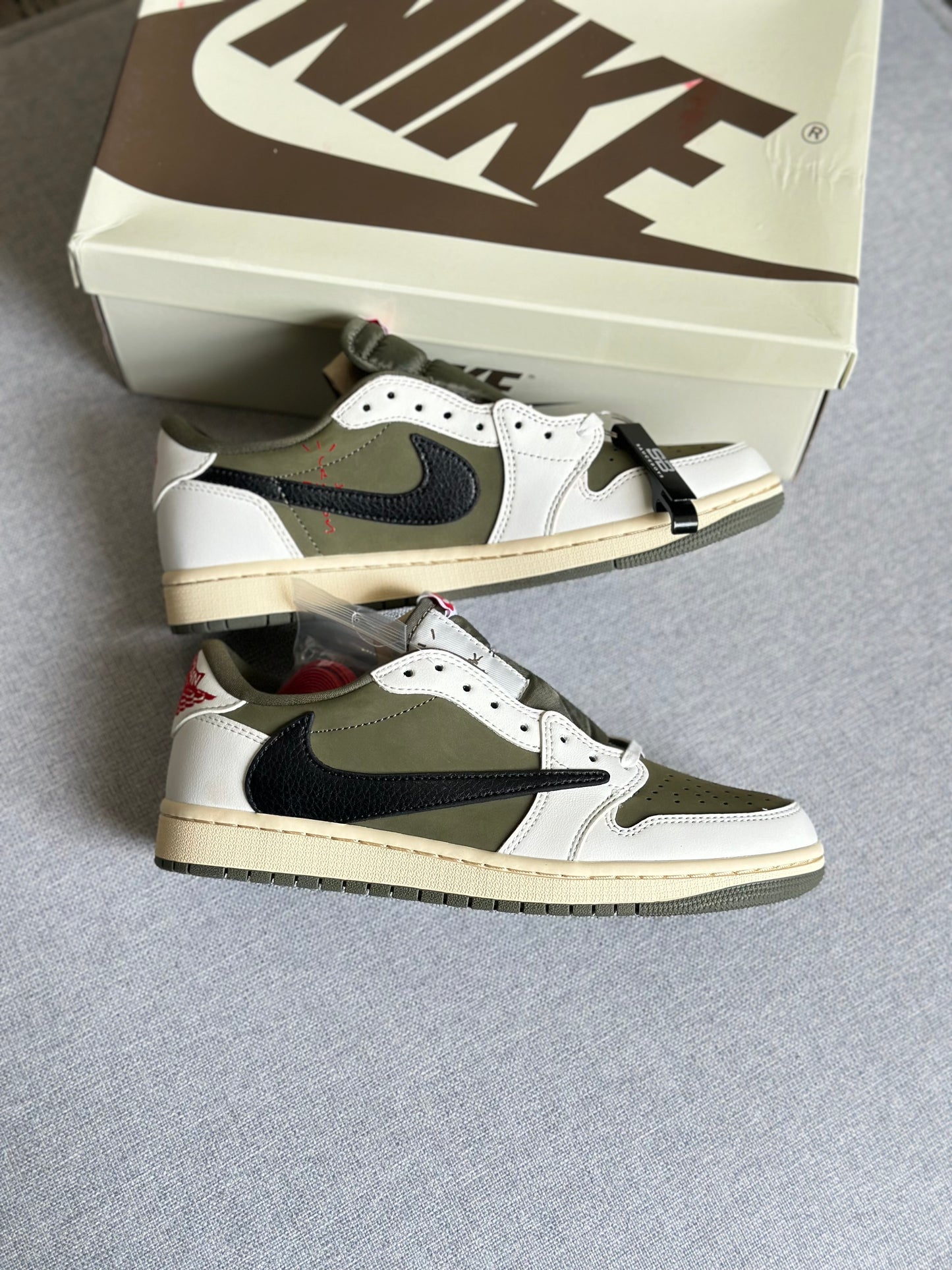 Nike Air Jordan 1 Low x Travis Scott ‘Reverse Olive’ (Pronta Entrega)