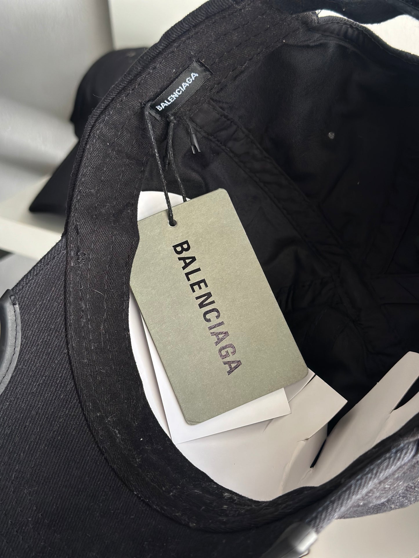 Boné Balenciaga Cross Logo “Preto” (Pronta Entrega)