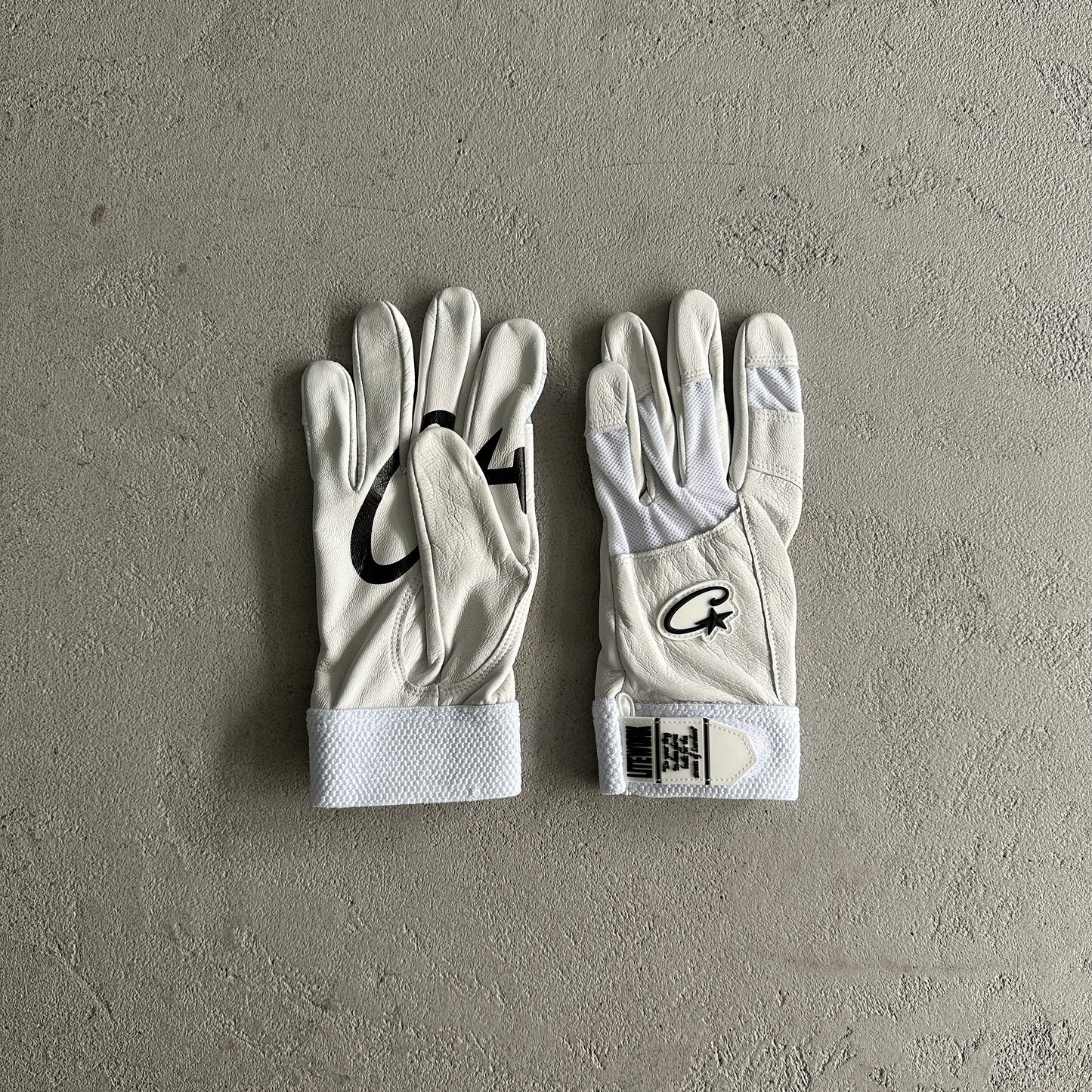 Luva Corteiz “White”