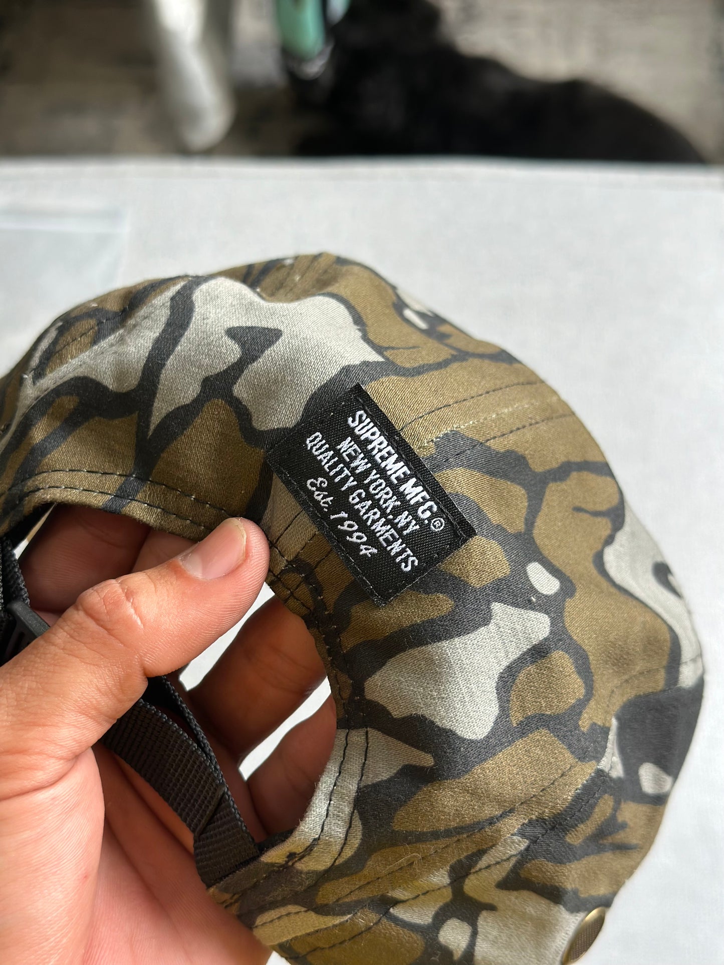 Boné Supreme SS25 ‘Military Camu’ (Pronta Entrega)