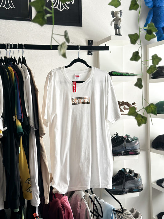 Camiseta Supreme x Burberry "White" (Pronta Entrega)