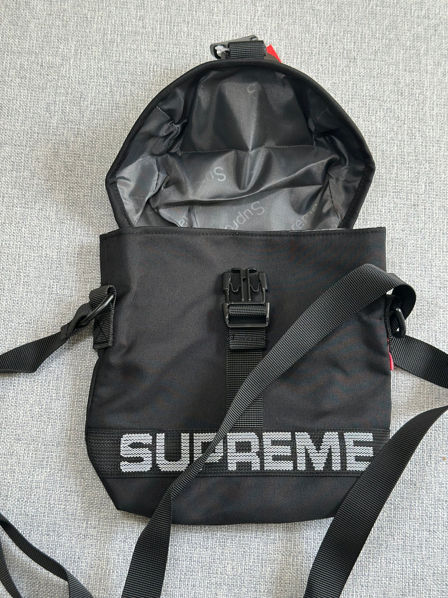 Bolsa Supreme SS23 ‘Black’ (Pronta Entrega)