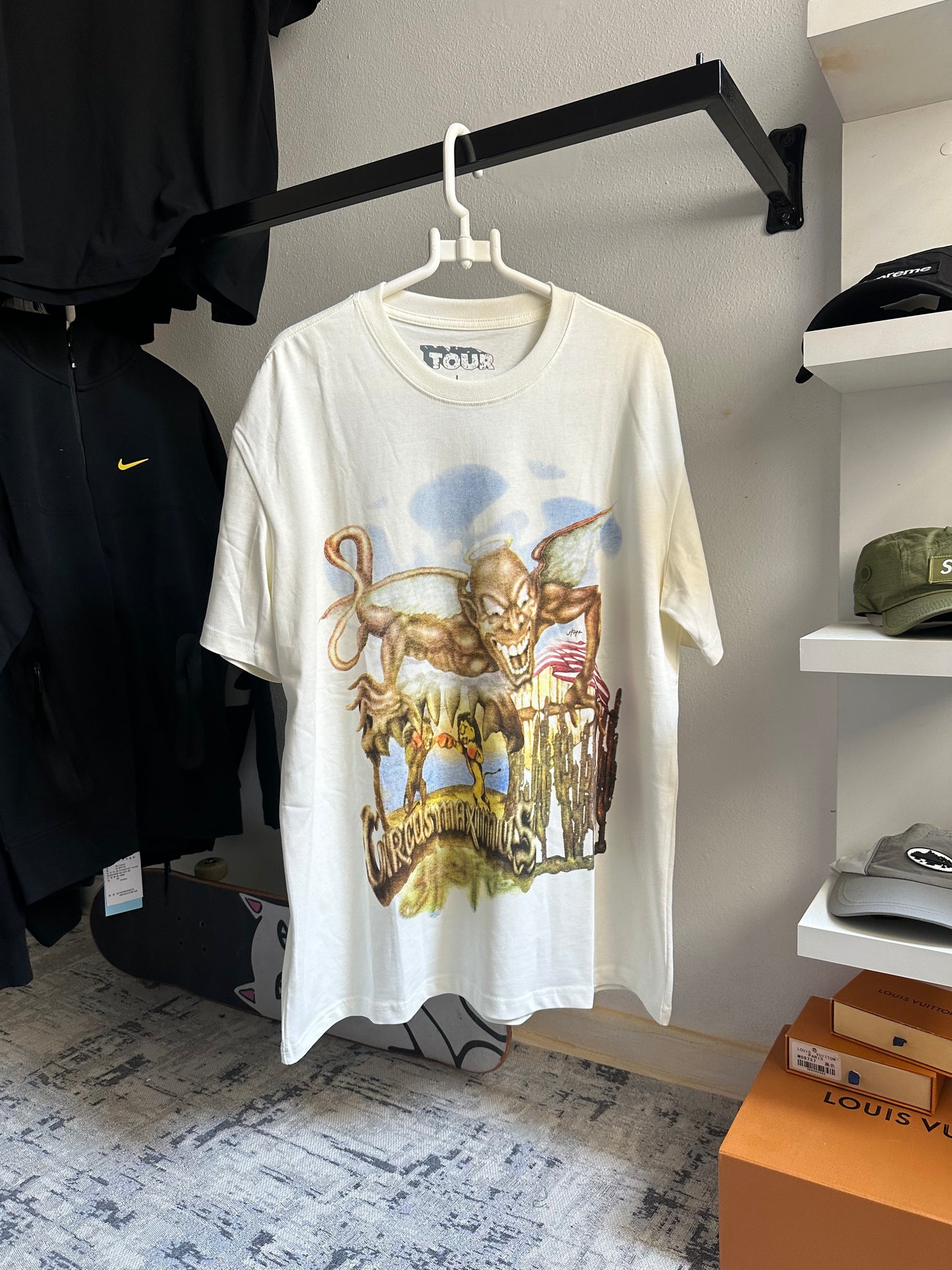 Camiseta Travis Scott Circus Maximus Merch 2023 “Creme” (Pronta Entrega)