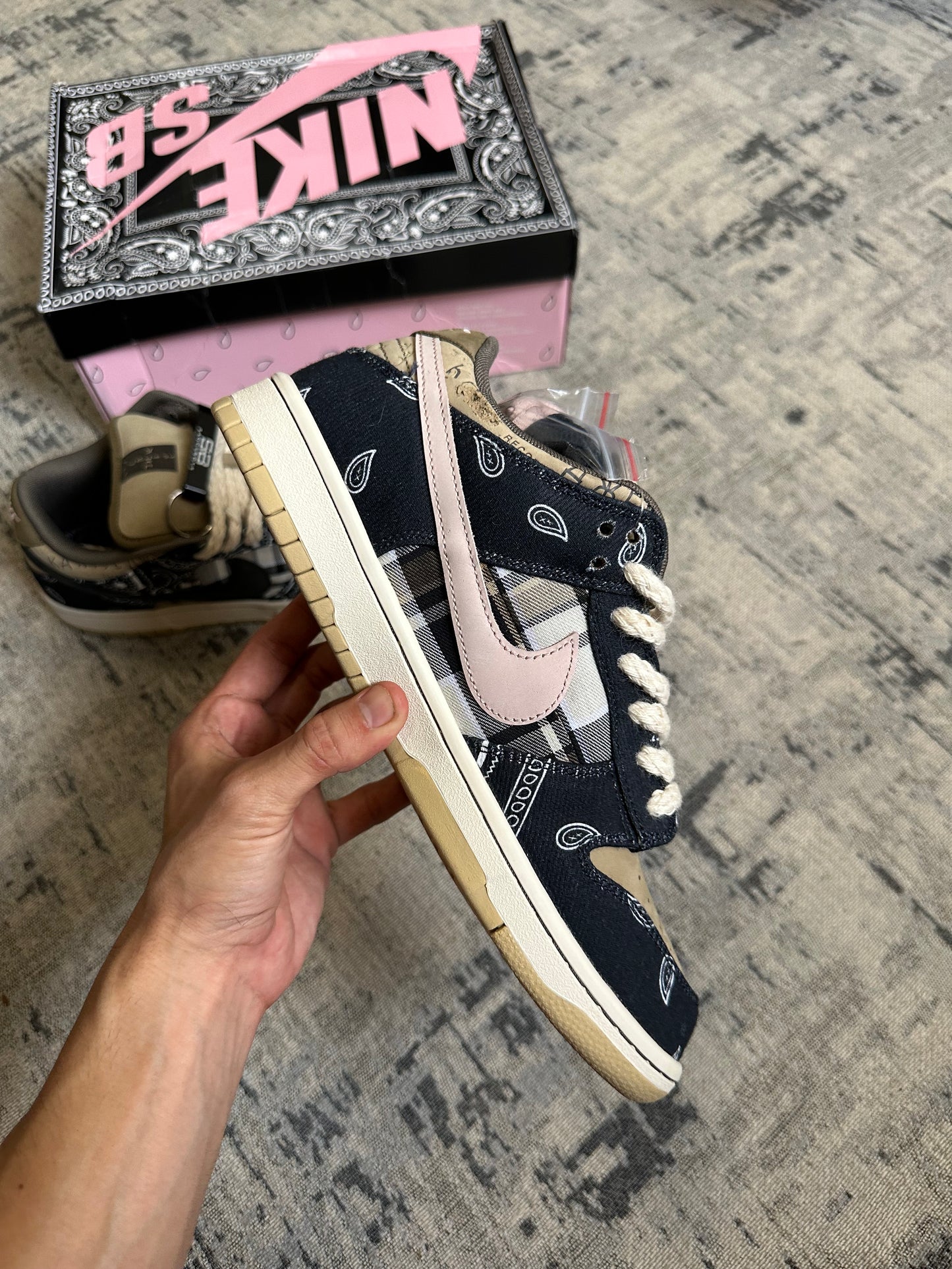 Nike Dunk SB Low X Travis Scott “Cactus Jack” (Pronta Entrega)