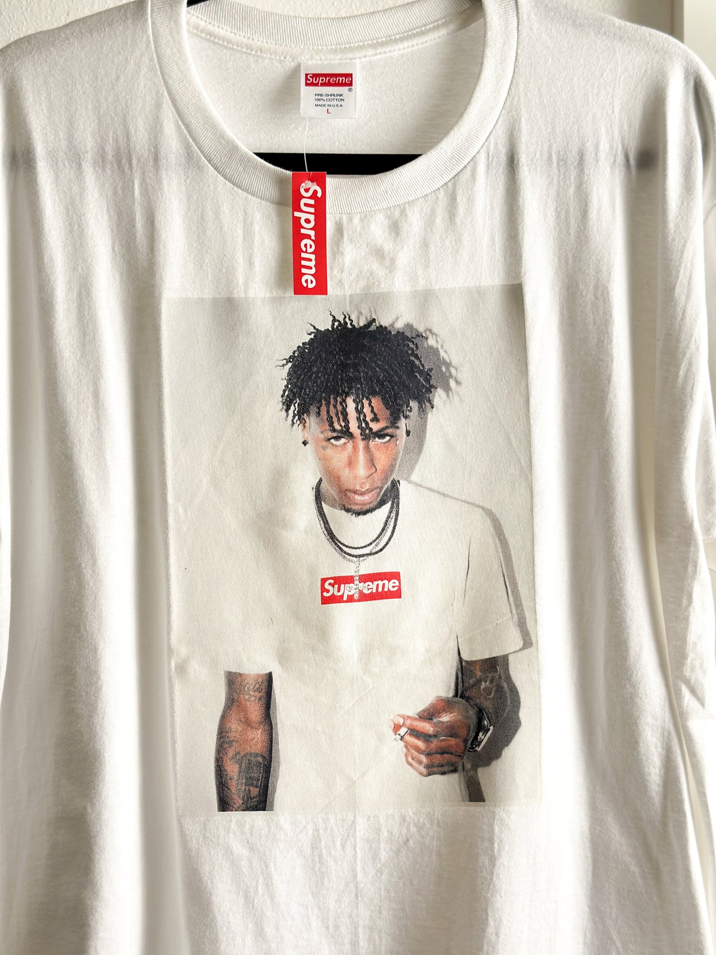Camiseta Supreme "NBA Young Boy White" (Pronta Entrega)