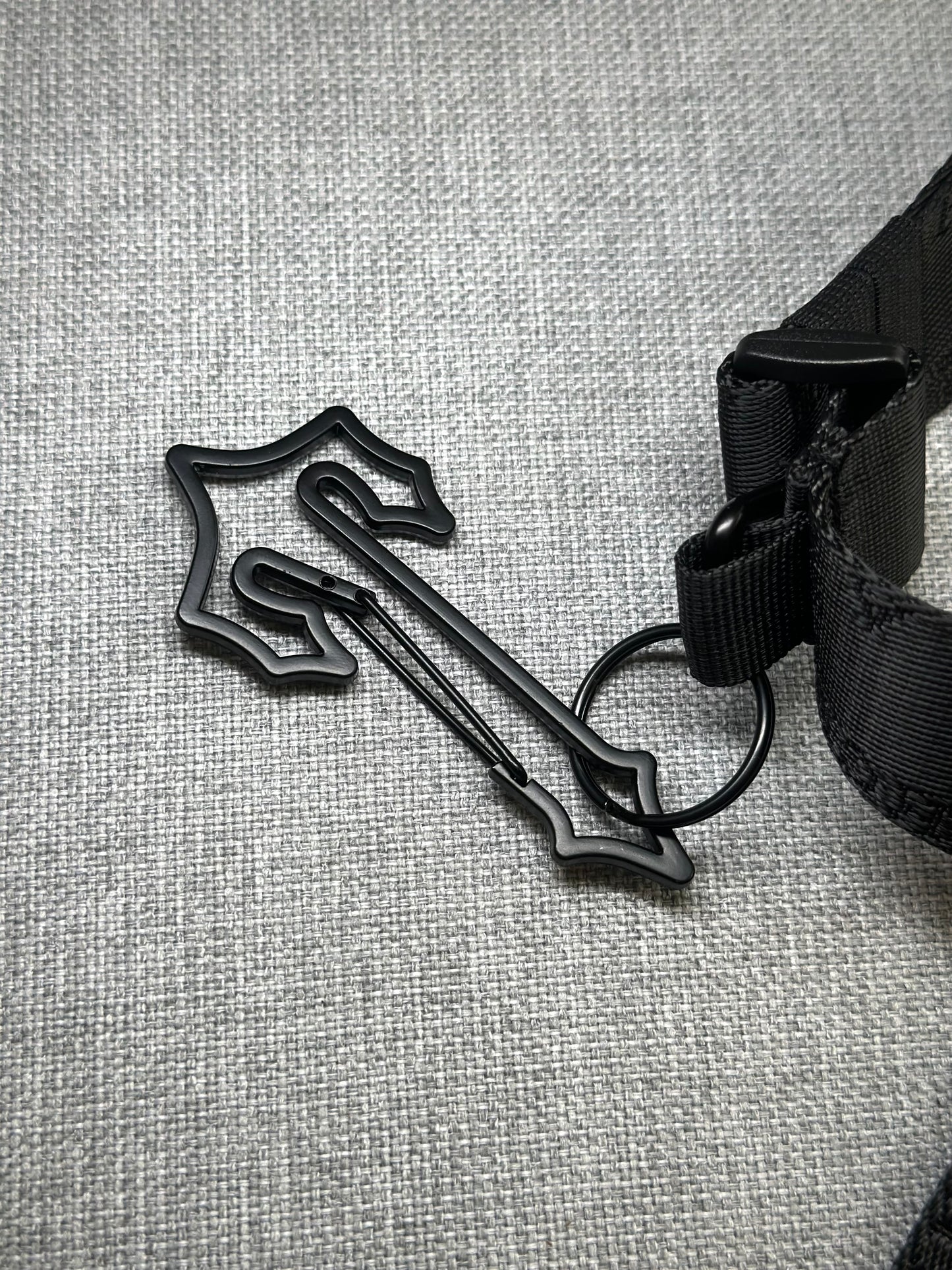 Crossbag Trapstar ‘Black Logo’ (Pronta Entrega)