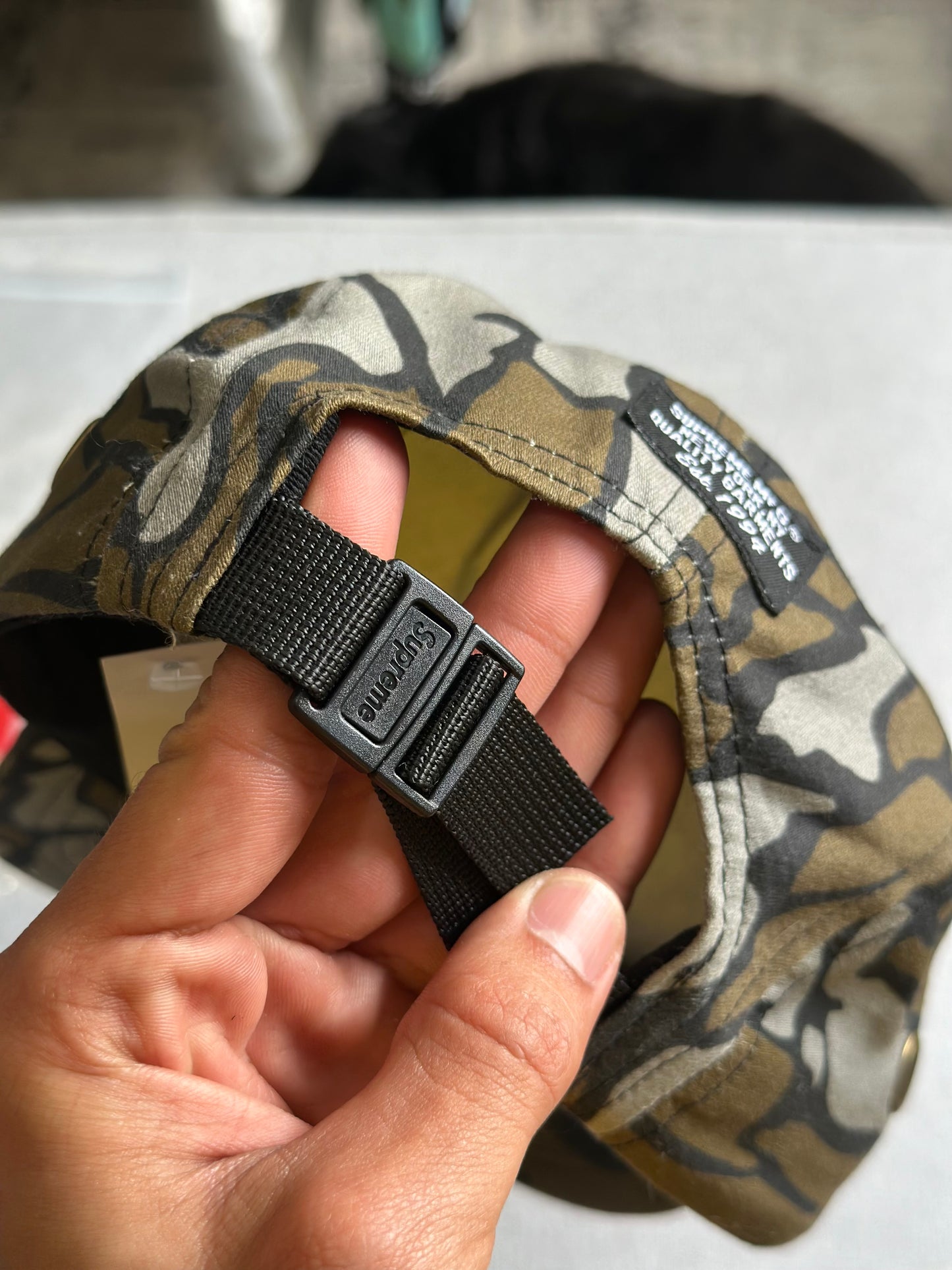 Boné Supreme SS25 ‘Military Camu’ (Pronta Entrega)
