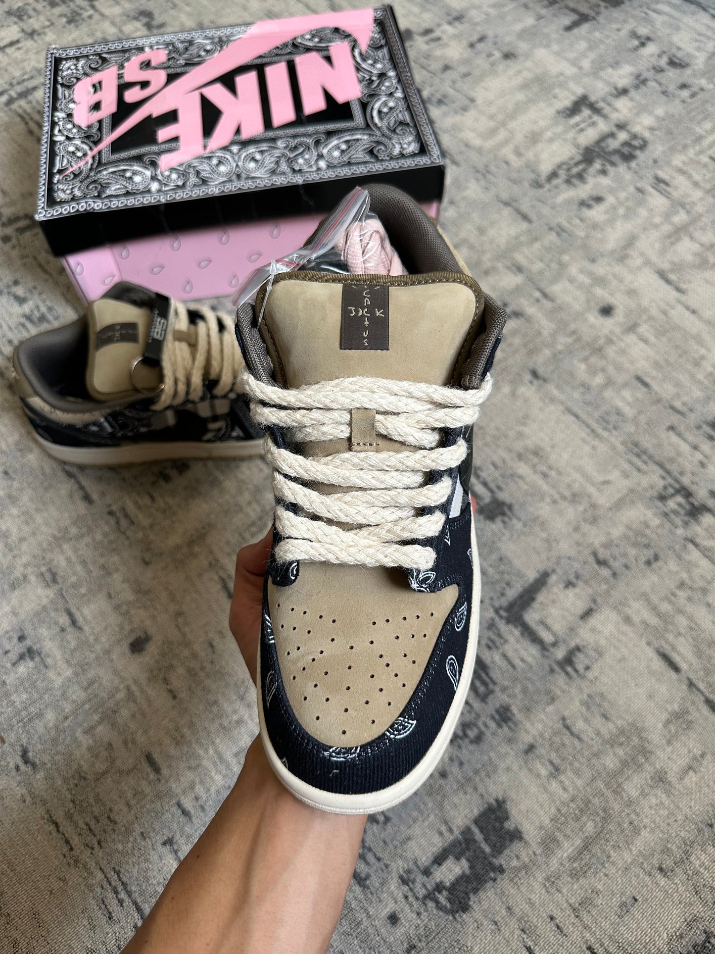 Nike Dunk SB Low X Travis Scott “Cactus Jack” (Pronta Entrega)