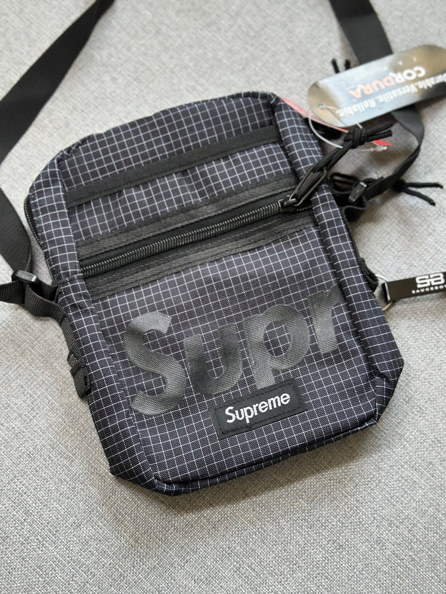 Bolsa Supreme SS24 ‘Black’ (Pronta Entrega)