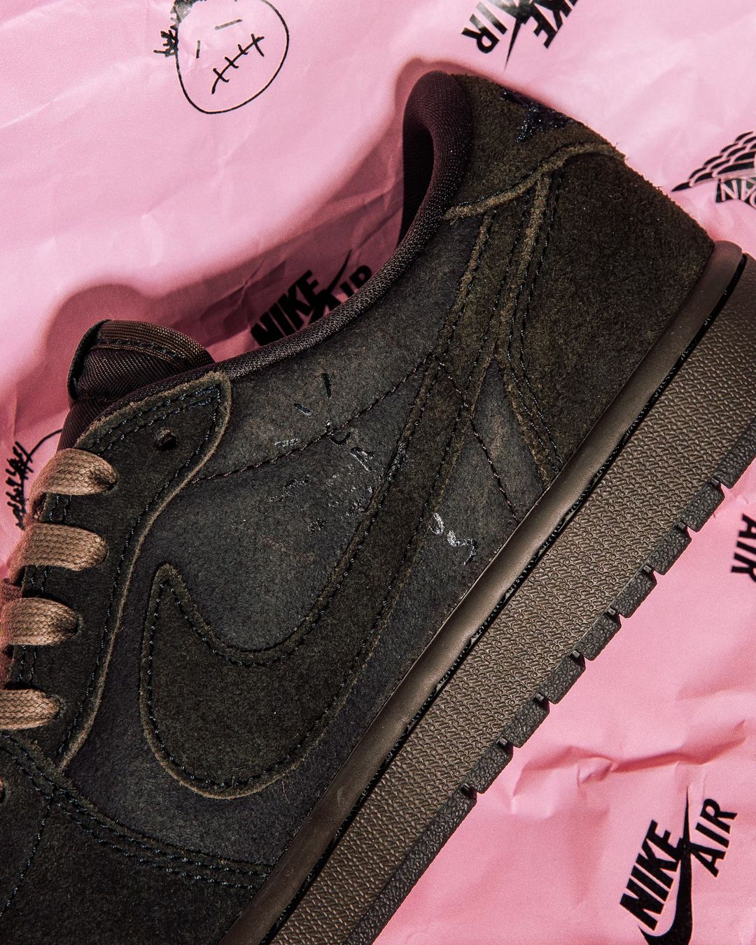 Nike Air Jordan 1 Low x Travis Scott "Velvet Brown"