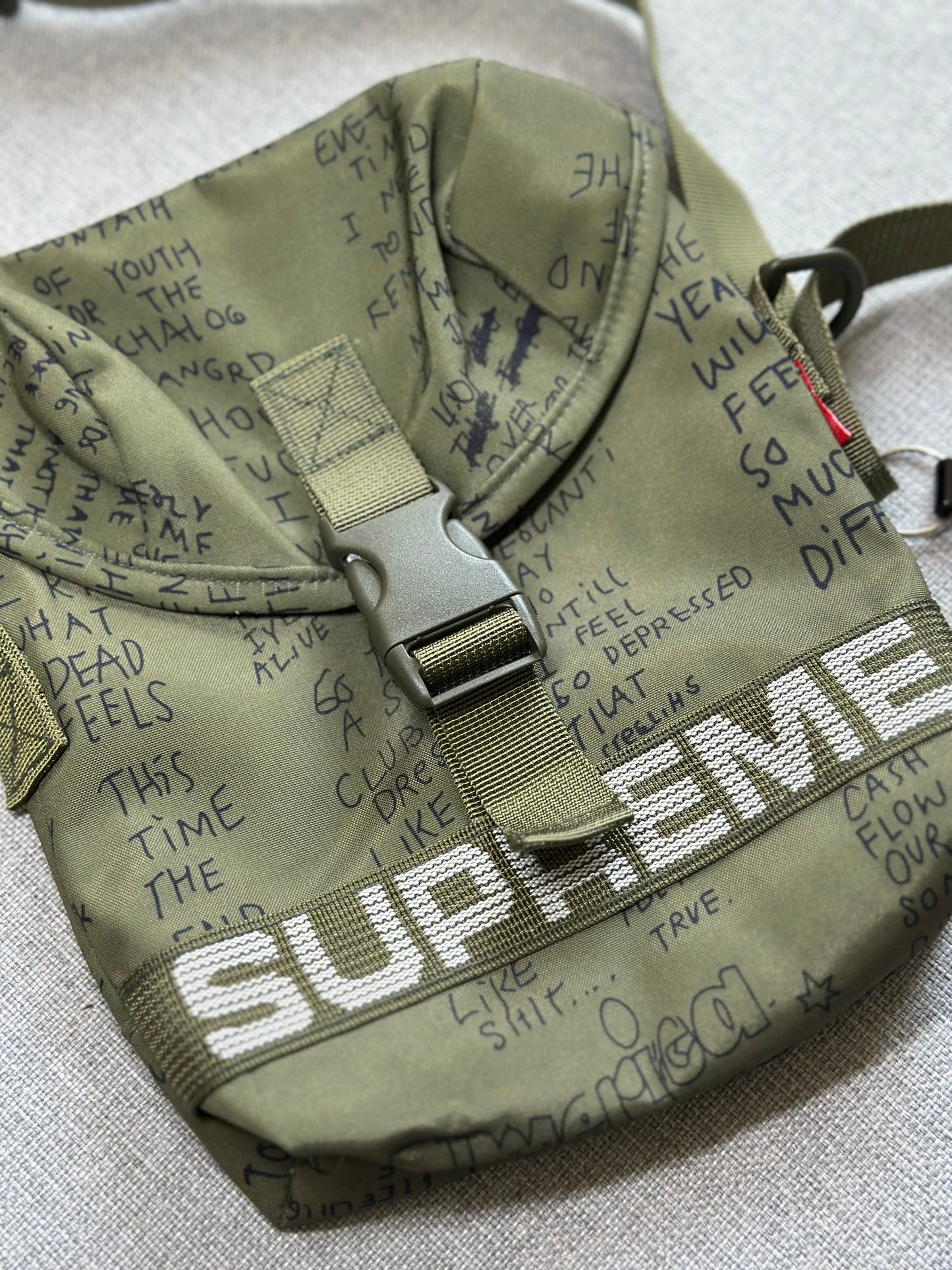 Bolsa Supreme SS23 ‘Military Field Side’ (Pronta Entrega)