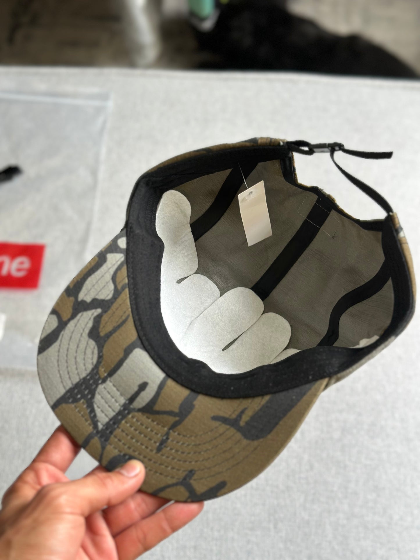Boné Supreme SS25 ‘Military Camu’ (Pronta Entrega)
