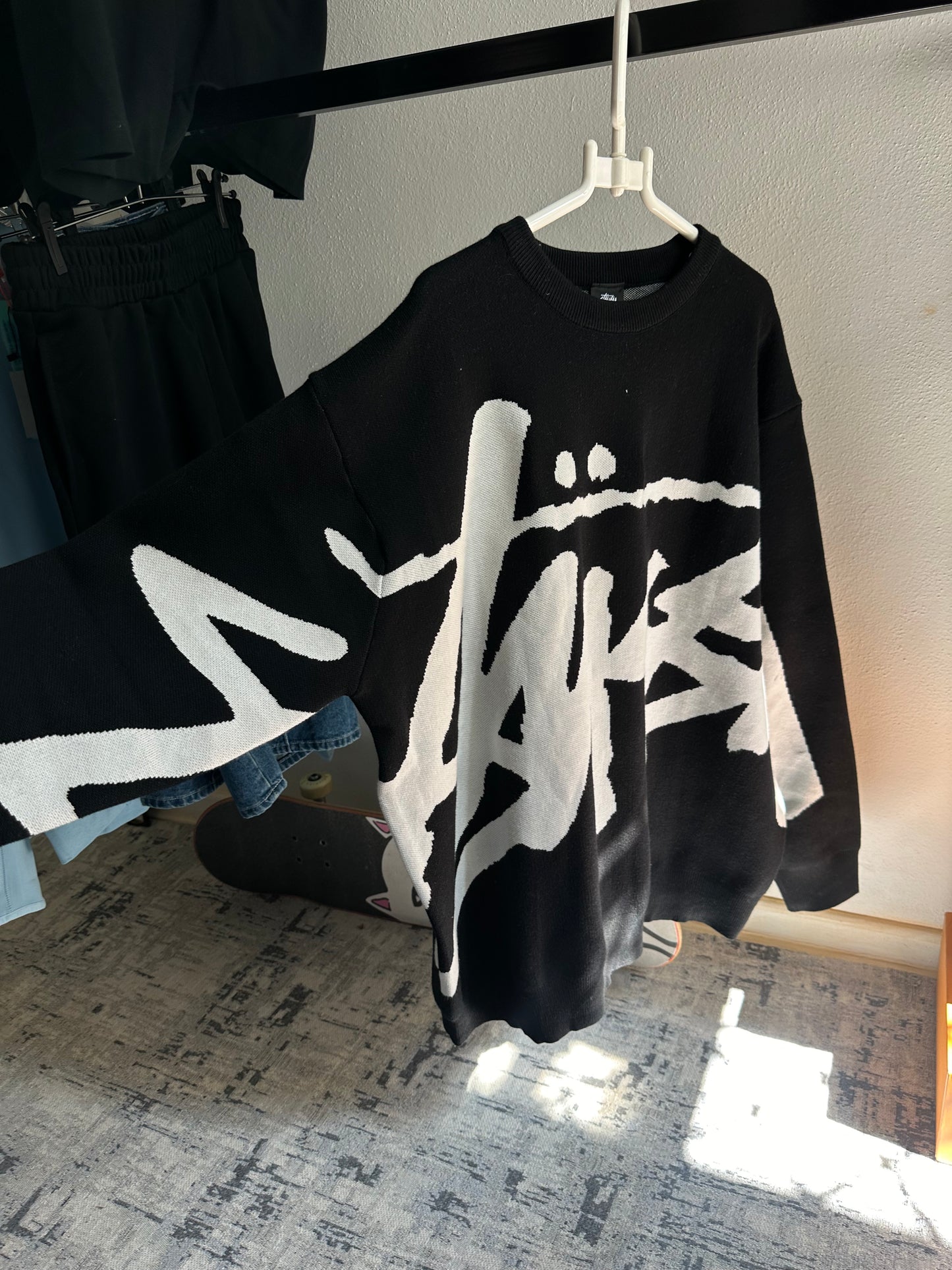 Suéter Stussy Big Logo “Preto” (Pronta Entrega)