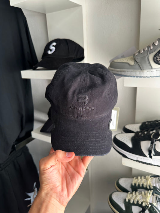 Boné Balenciaga Cross Logo “Preto” (Pronta Entrega)