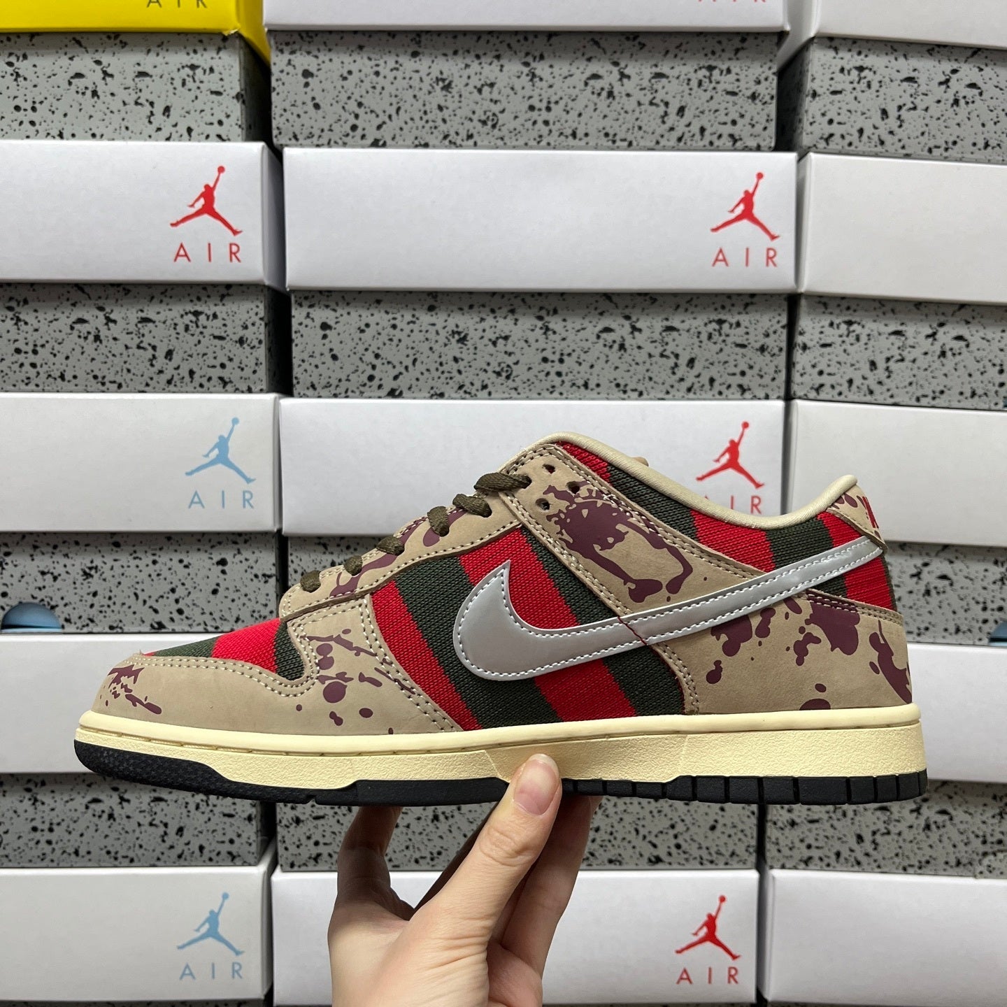 Nike Dunk Low SB ‘Freddy Krueger’