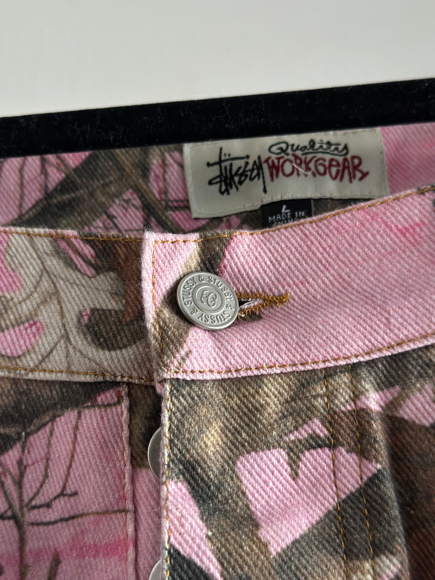 Calça Stussy “Pink Forest Camu” (Pronta Entrega)