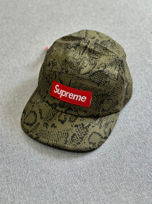 Boné Supreme Washed Chino Twill Camp Snake (Pronta Entrega)