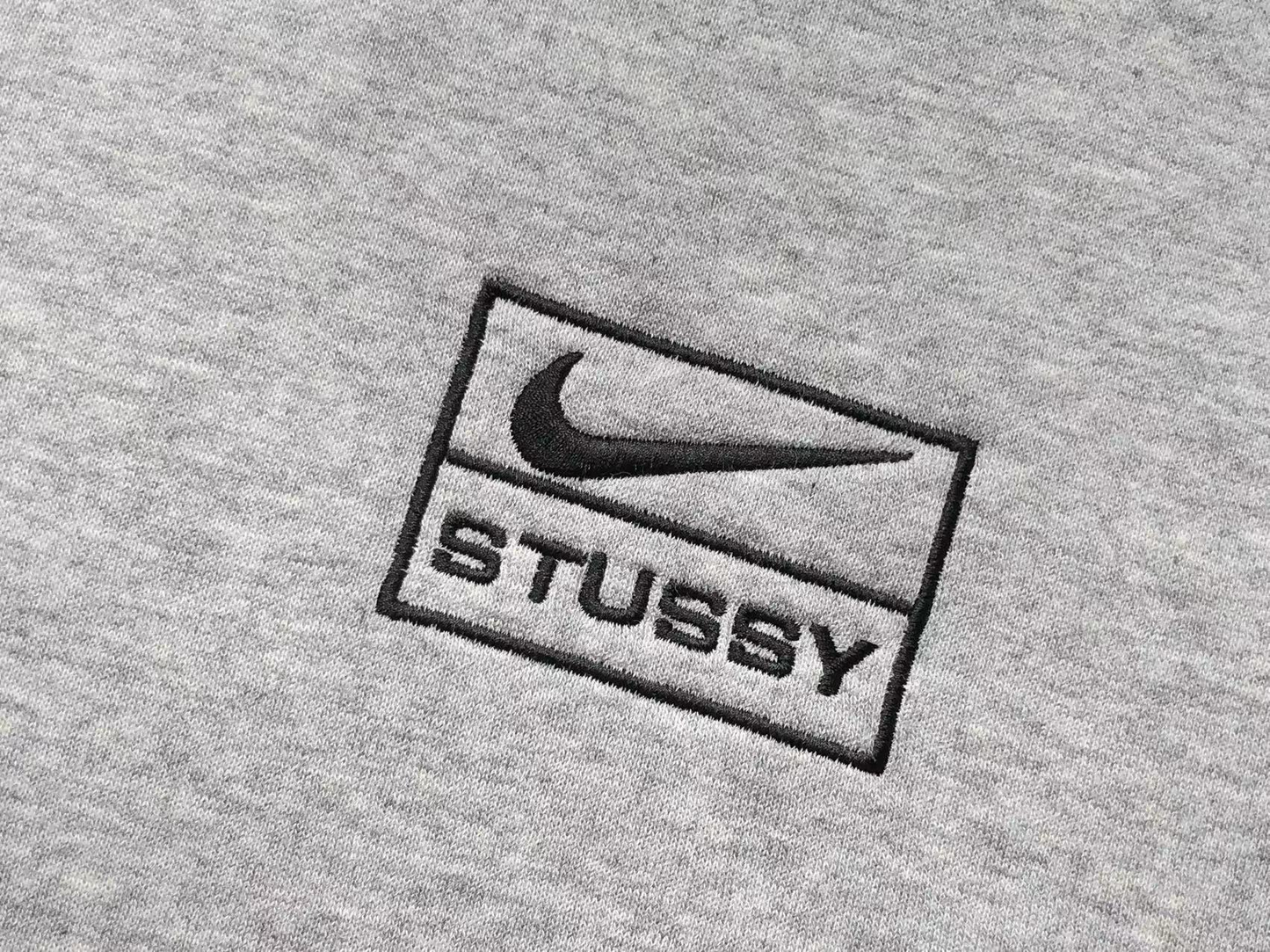 Moletom Nike x Stussy Cinza