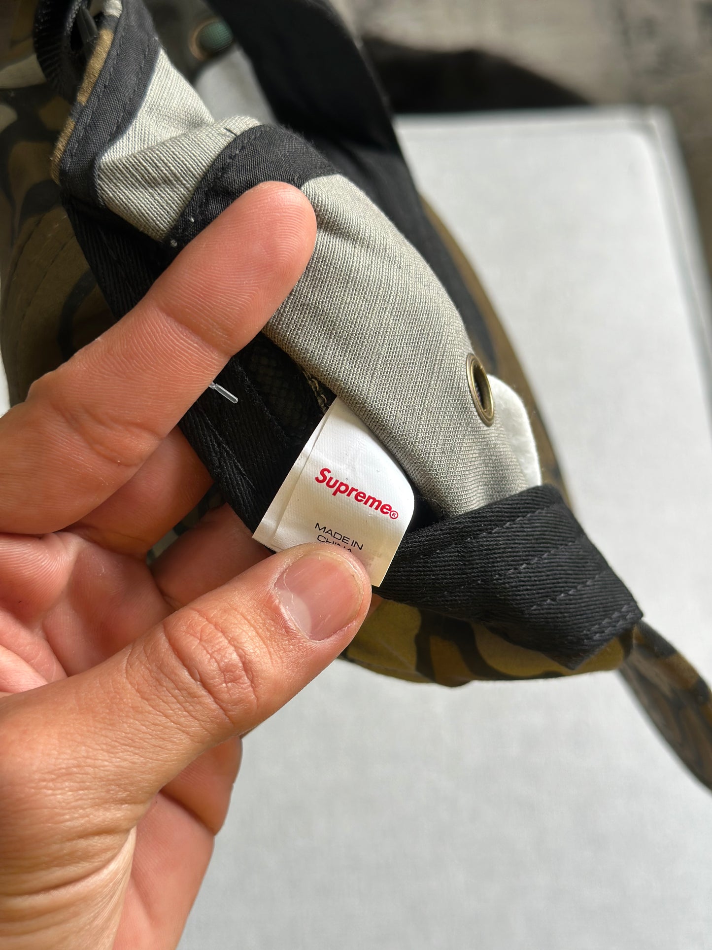 Boné Supreme SS25 ‘Military Camu’ (Pronta Entrega)