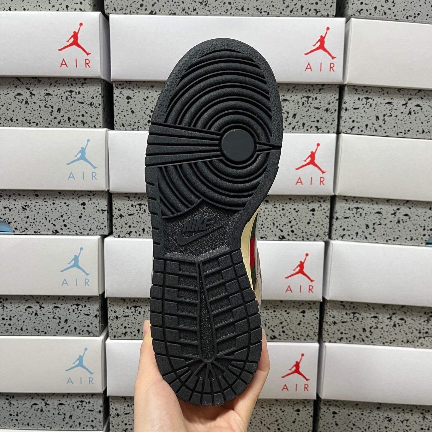 Nike Dunk Low SB ‘Freddy Krueger’