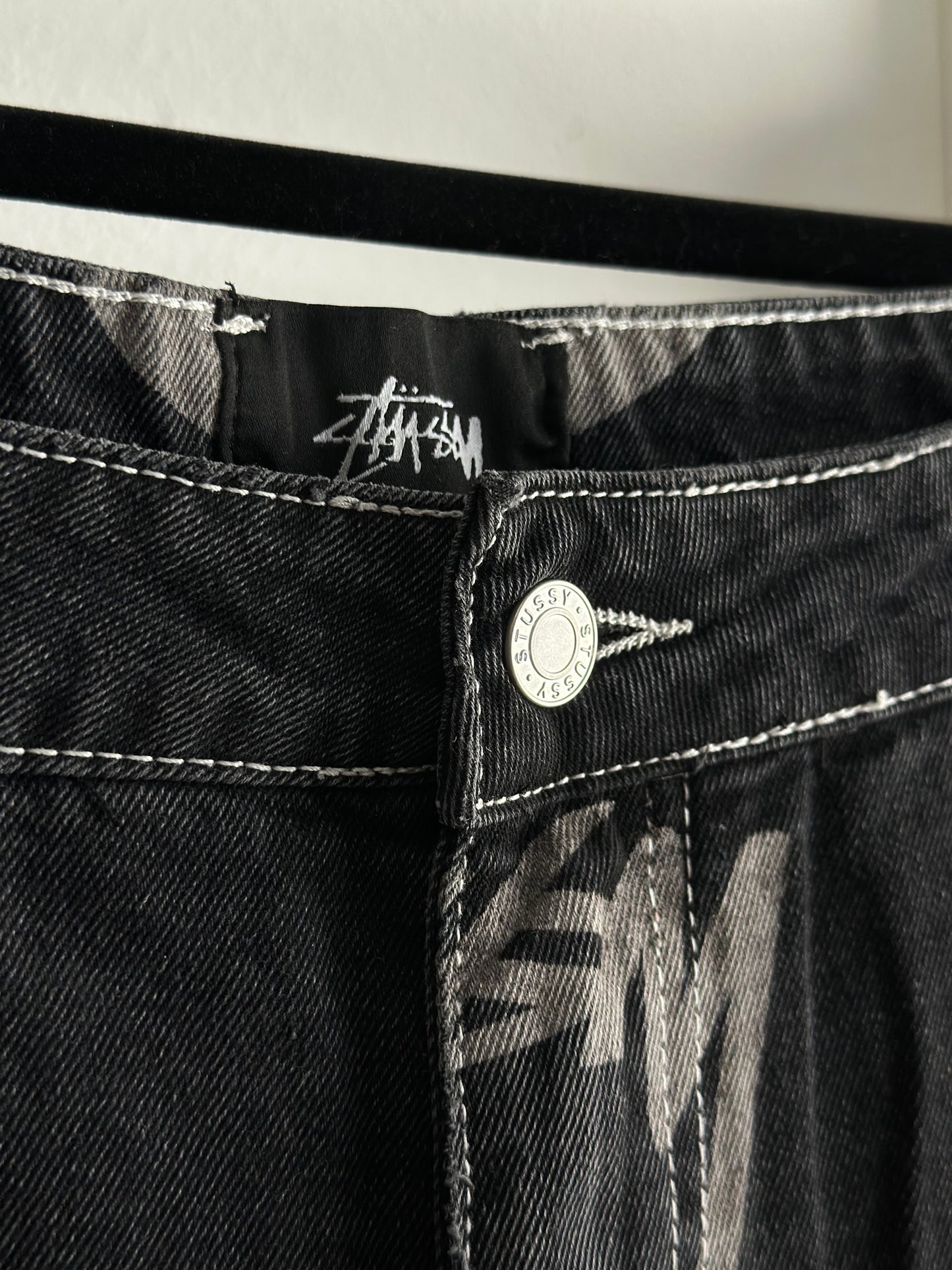 Calça Stussy Carpenter Black ‘8 Ball’ (Pronta Entrega)