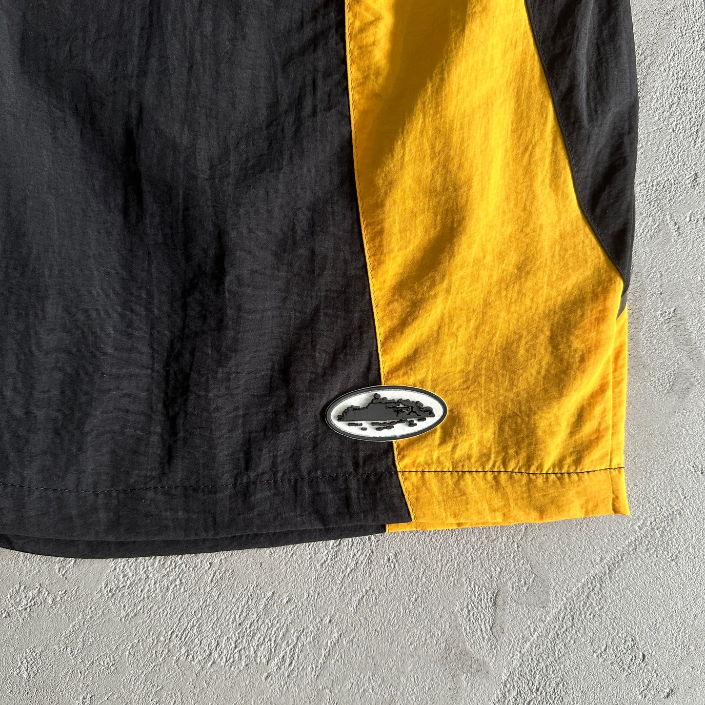 Corteiz Spring Shorts “Black Yellow”