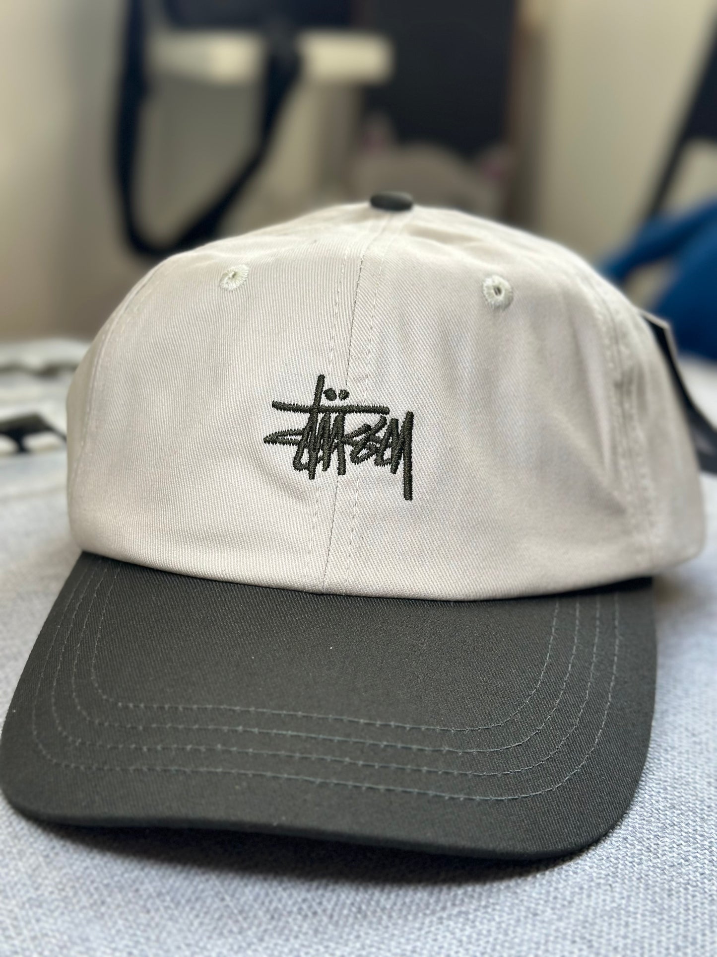 Boné Stussy Six Panel ‘Cream/White/Khaki’ (Pronta Entrega)