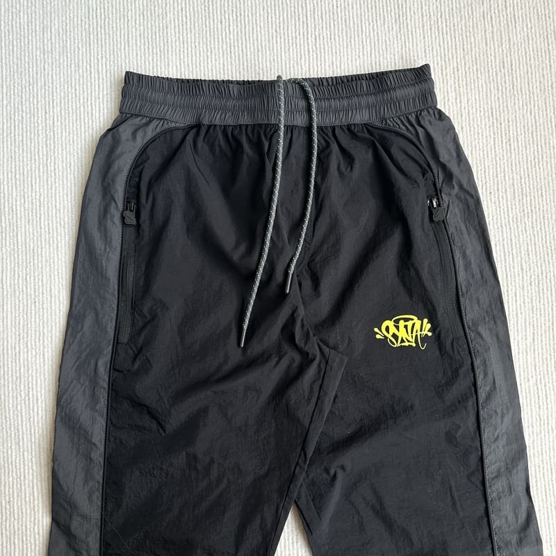 Conjunto Syna World ‘Syna Logo’ Shell Preto/Cinza/Amarelo