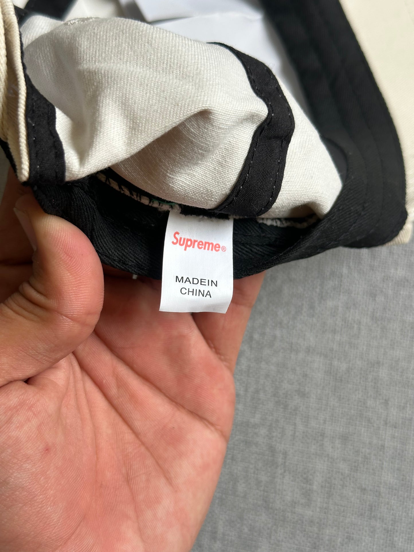 Boné Supreme S Logo ‘Coated Stone’ (Pronta Entrega)