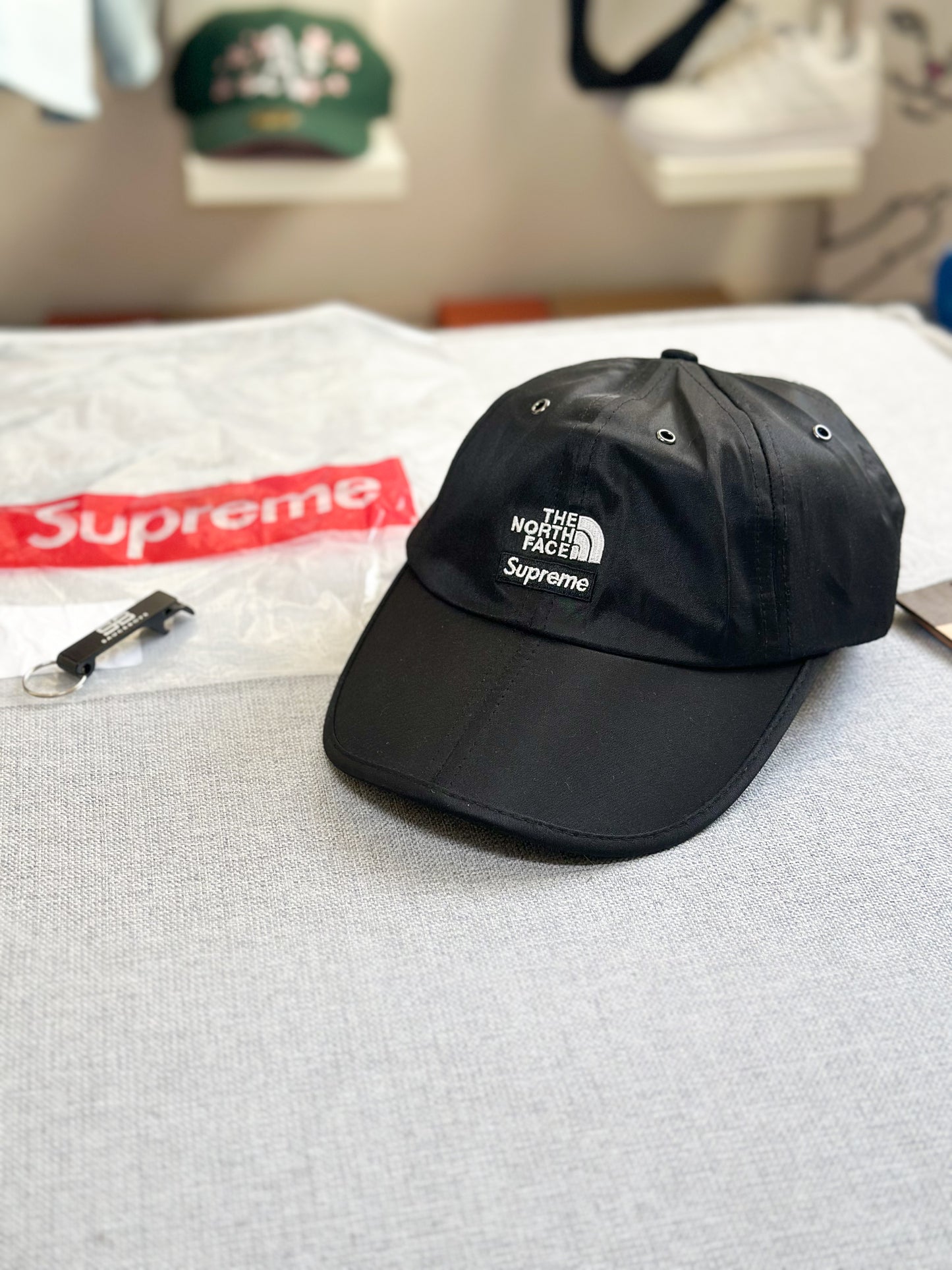 Boné Supreme x The North Face Six Panel ‘Black’ (Pronta Entrega)
