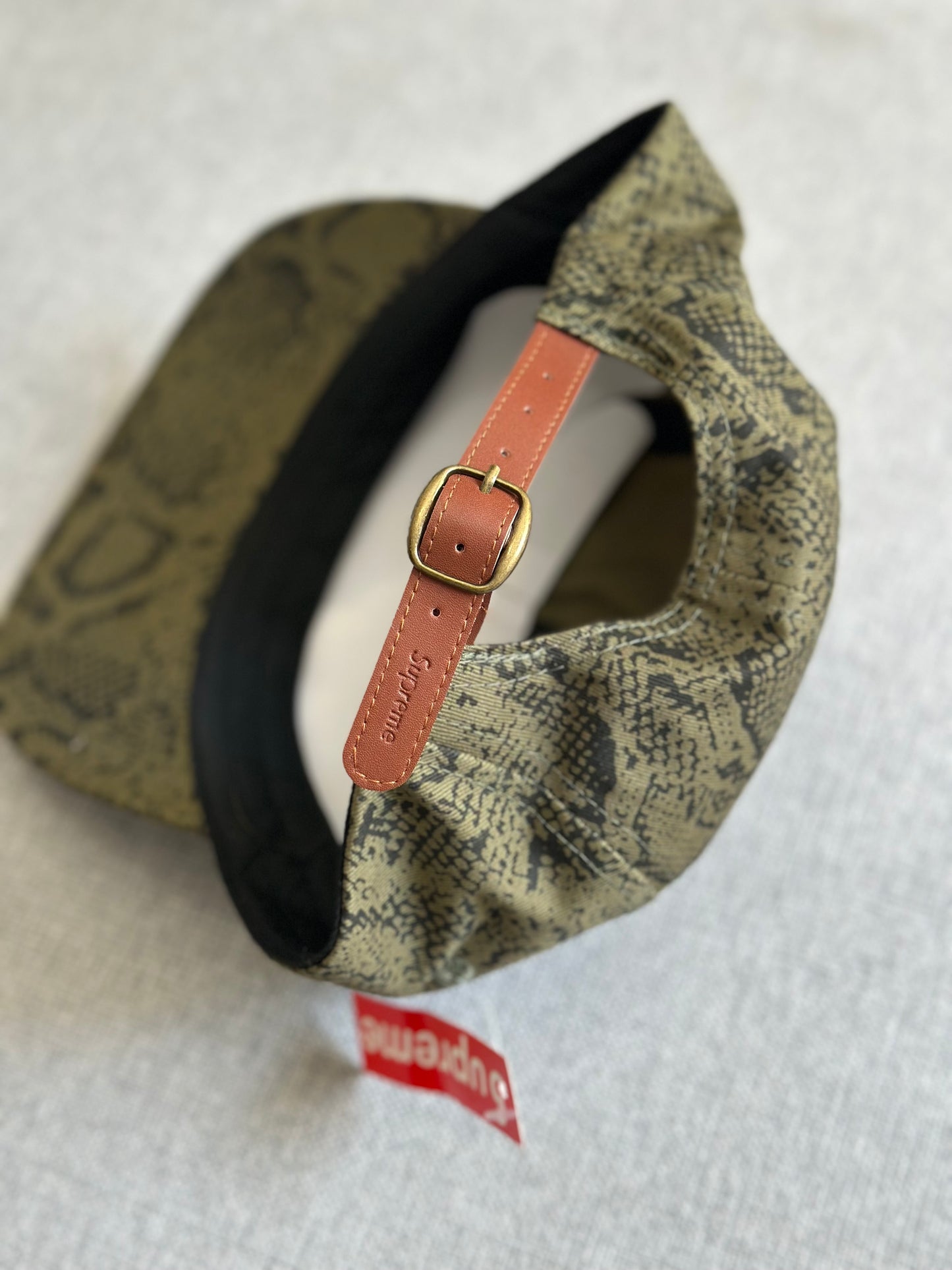 Boné Supreme Washed Chino Twill Camp Snake (Pronta Entrega)