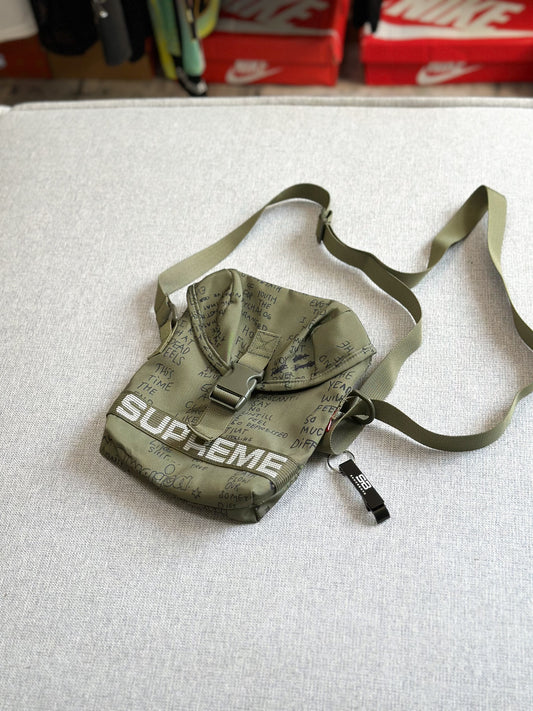 Bolsa Supreme SS23 ‘Military Field Side’ (Pronta Entrega)