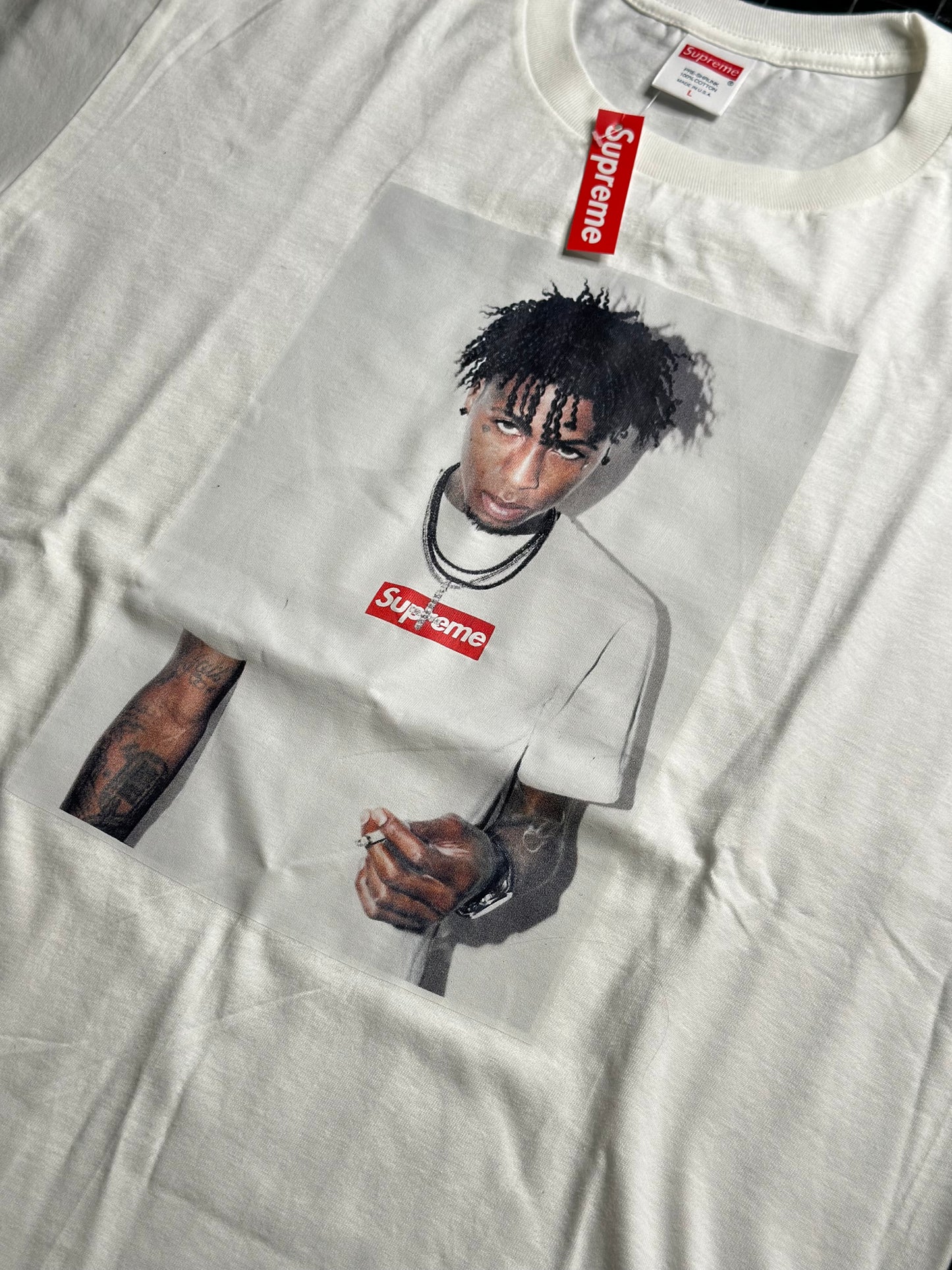 Camiseta Supreme "NBA Young Boy White" (Pronta Entrega)